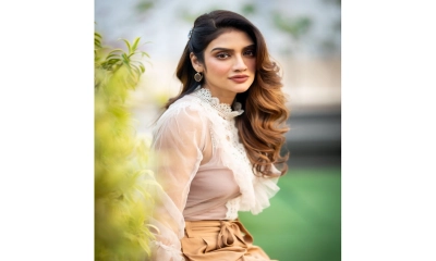 মোহময়ী রূপে নুসরাত