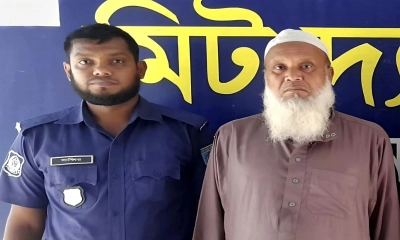হাকিমপুরে নিয়োগ বাণিজ্যের অভিযোগে মাদ্রাসা সুপার গ্রেপ্তার