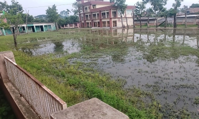 ড্রেন ভরাট করায় শার্শায় পানিবন্দি শিক্ষাপ্রতিষ্ঠানসহ ৪০ পরিবার