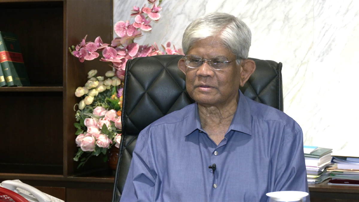 অর্থ উপদেষ্টা ড. সালেহউদ্দিন আহমেদ।
