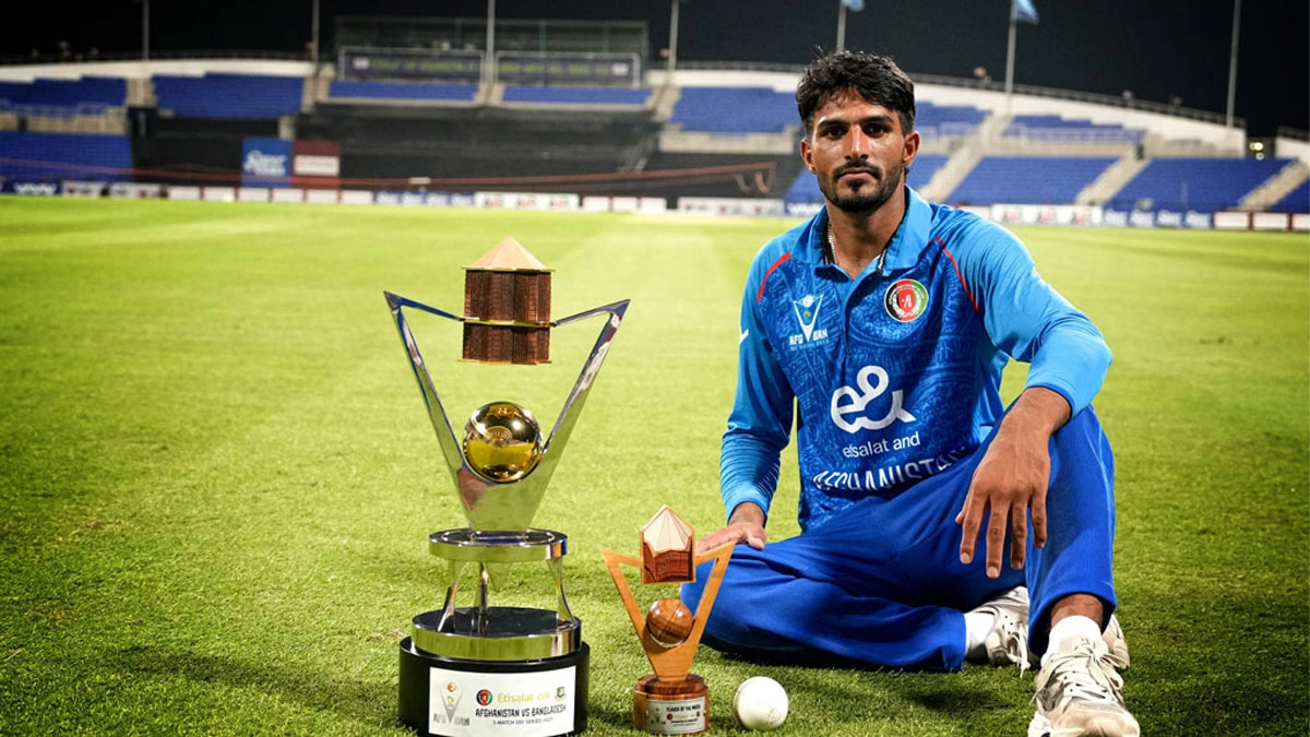 বাংলাদেশের বিপক্ষে ৫ উইকেট নিয়ে ম্যাচসেরা বিলাল সামি।