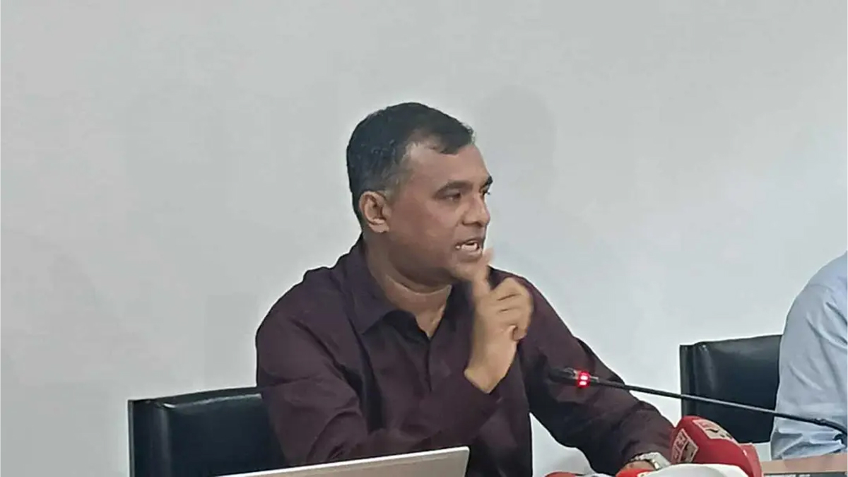 উদ্বিগ্ন হওয়ার কারণ নেই, তেলের পর্যাপ্ত মজুত রয়েছে জ্বালানি ও খনিজ সম্পদ বিভাগের যুগ্ম সচিব মনির হোসেন চৌধুরীর এমন বক্তব্যের সঙ্গে আপনি কি একমত?