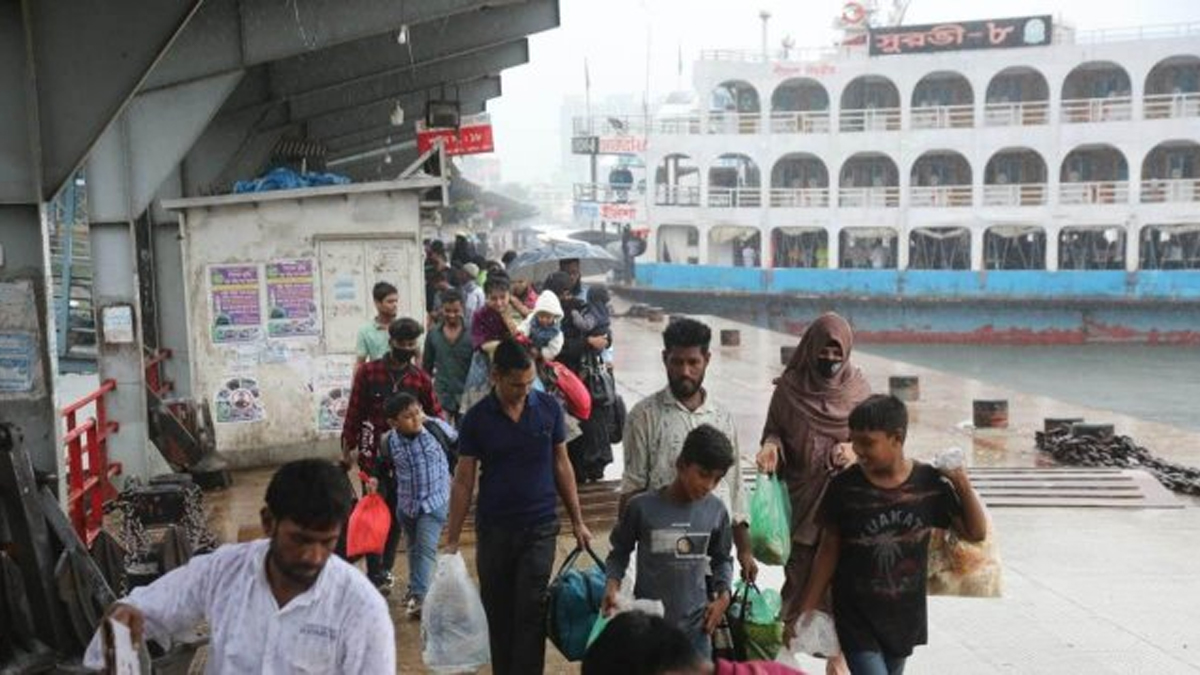 সদরঘাট লঞ্চ টার্মিনাল।