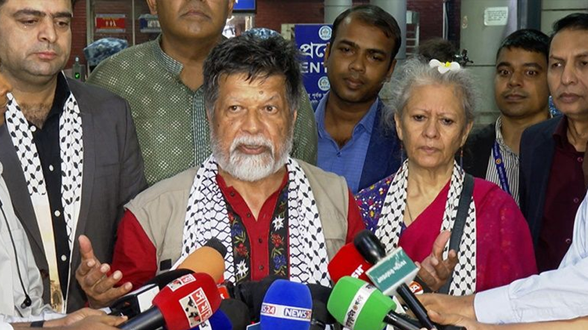 ঢাকার শাহজালাল আন্তর্জাতিক বিমানবন্দরে শহিদুল আলম। ছবি- সংগৃহীত