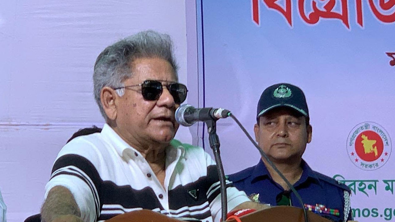 কথা বলছেন নৌ পরিবহন উপদেষ্টা ব্রিগেডিয়ার জেনারেল (অব.) ড. এম সাখাওয়াত হোসেন। ছবি- সংগৃহীত