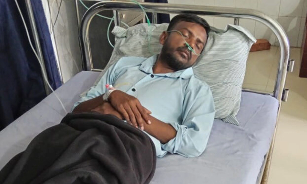 অসুস্থ হয়ে হাসপাতালে ভর্তি হিরো আলম। ছবি- সংগৃহীত