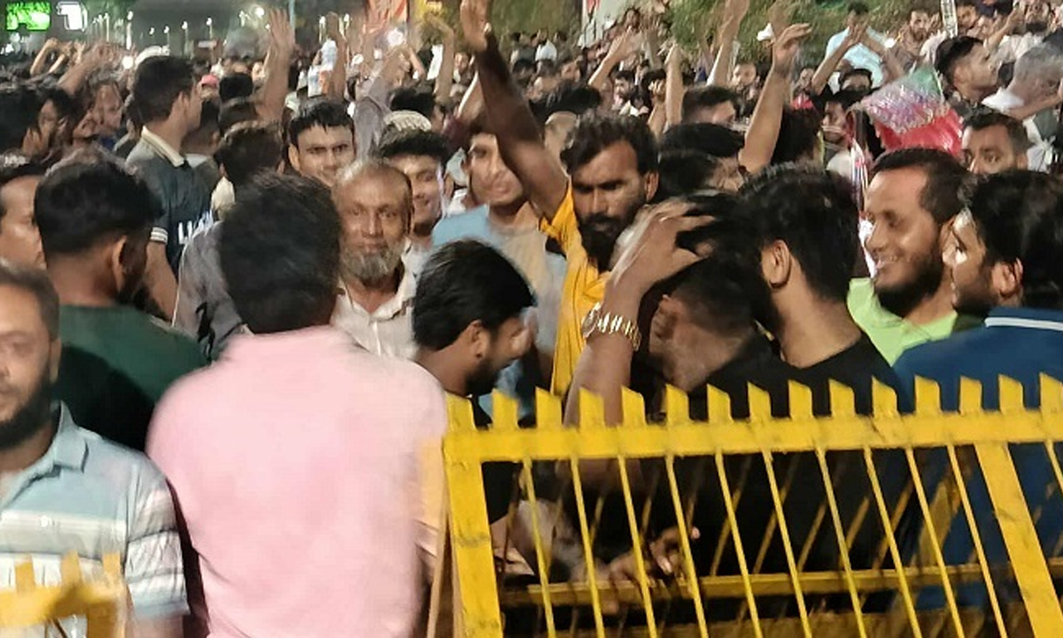 শাহবাগে শিবির সমর্থকদের উচ্ছ্বাস। ছবি- সংগৃহীত
