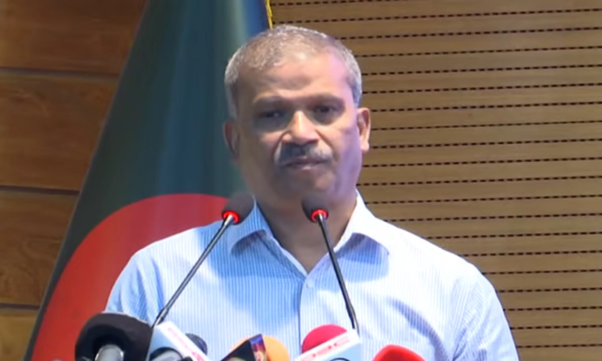 আইন উপদেষ্টা অধ্যাপক আসিফ নজরুল। ছবি- সংগৃহীত