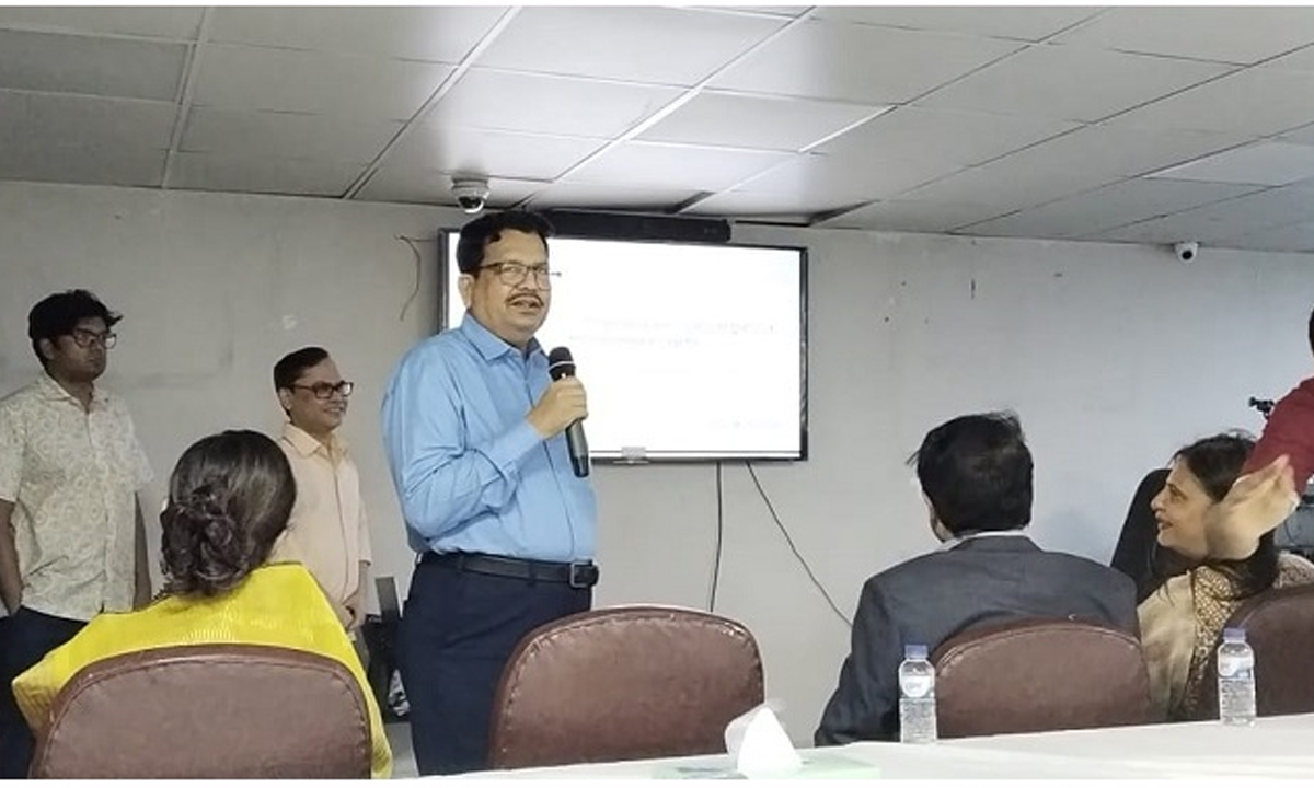 কথা বলেন শামসুর রহমান শিমুল বিশ্বাস। ছবি- সংগৃহীত