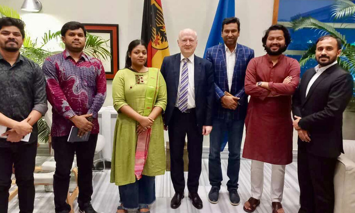 রাজধানীর প্রগতি সরণিতে অবস্থিত জার্মান দূতাবাসে যায় এনসিপির প্রতিনিধি দল। ছবি- সংগৃহীত