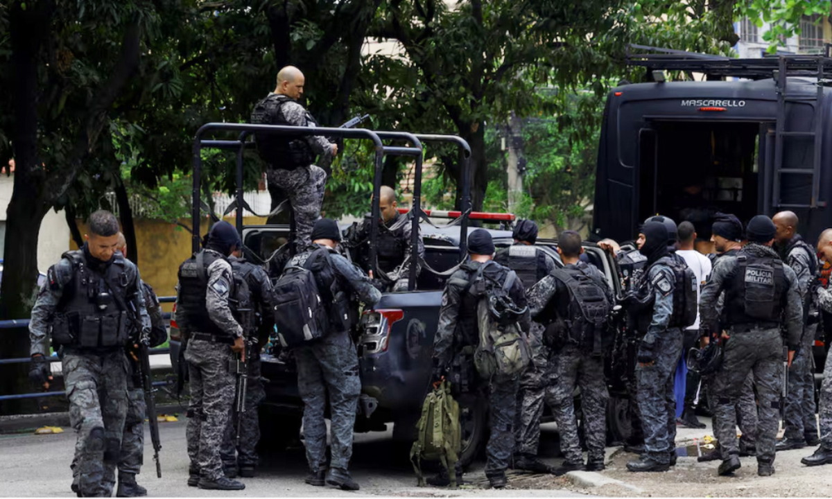 পুলিশি অভিযানের ছবি। - সংগৃহীত