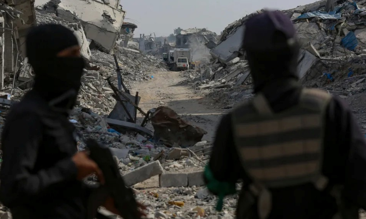 সুড়ঙ্গ থেকে লাশ উদ্ধার কার্যক্রম। ছবি- সংগৃহীত