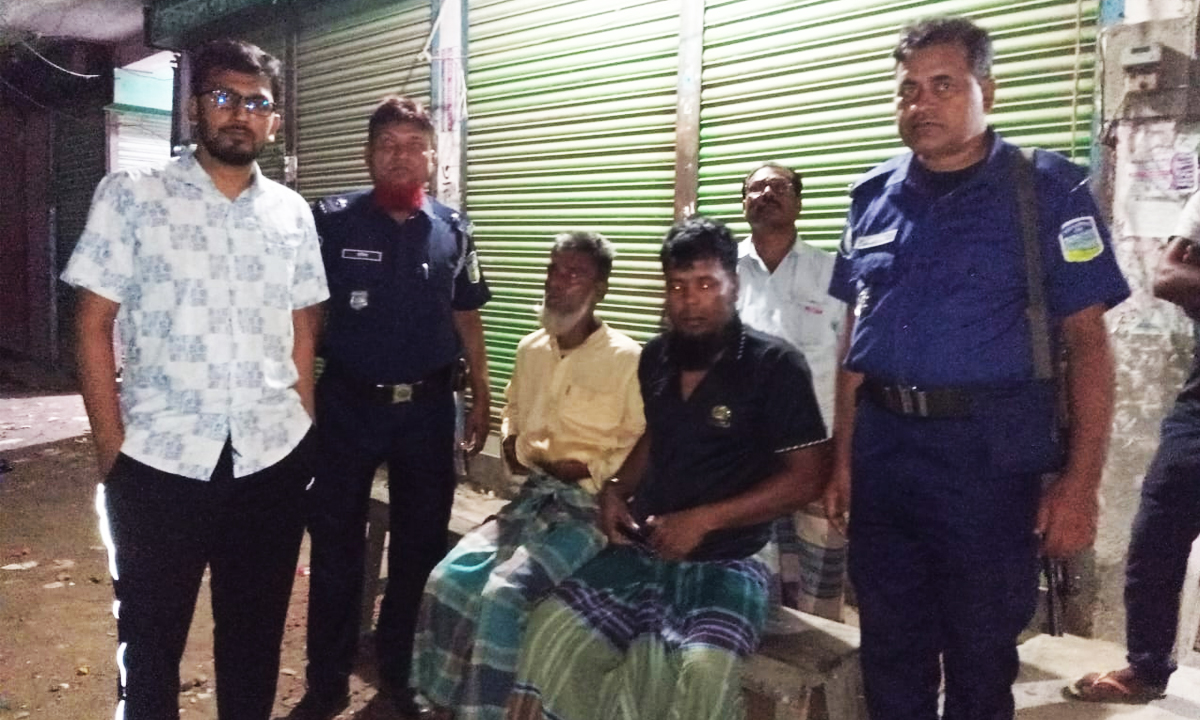 দণ্ডপ্রাপ্ত সিকান্দার আলী ও আফসার আলী। ছবি:  রূপালী বাংলাদেশ