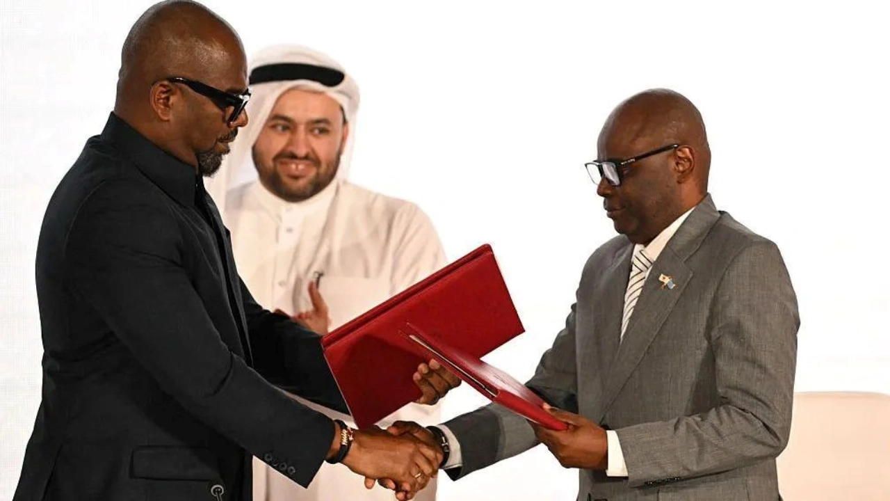 শান্তি চুক্তির খসড়ায় স্বাক্ষর অনুষ্ঠান। ছবি- সংগৃহীত