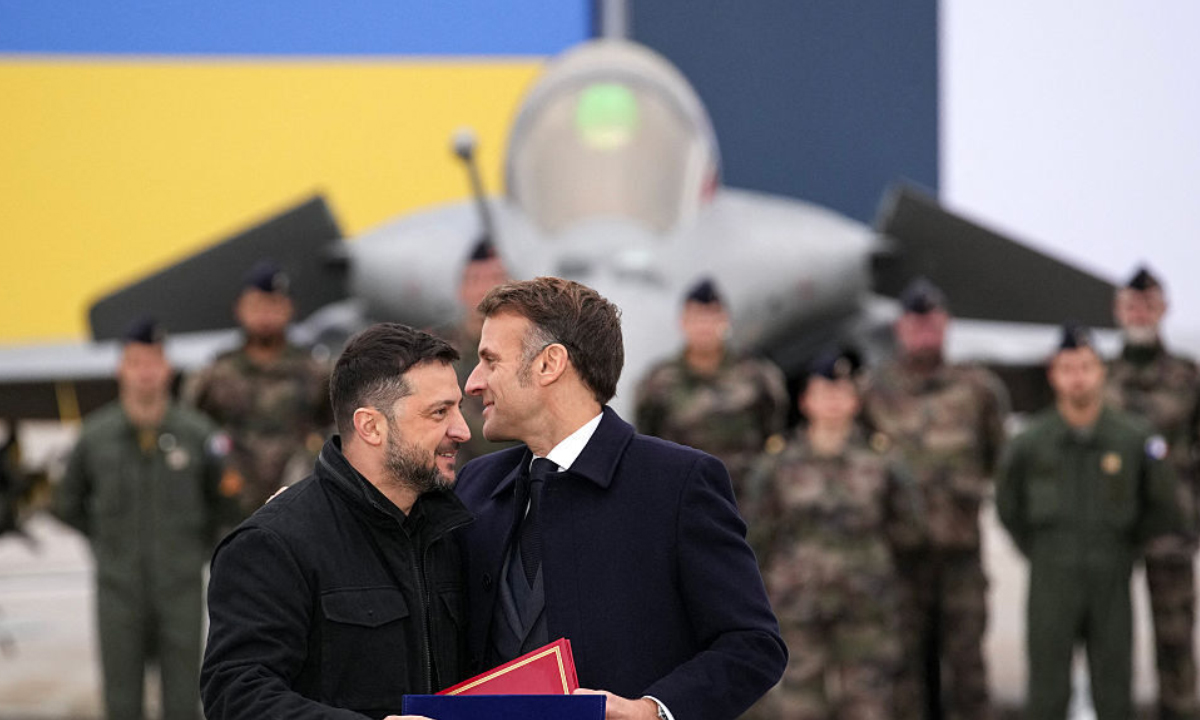 ম্যাখোঁর সঙ্গে জেলেনস্কি। ছবি- সংগৃহীত