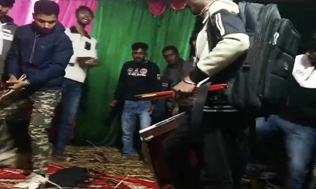 বাউল অনুষ্ঠানে ভাঙচুর। ছবি : রূপালী বাংলাদেশ