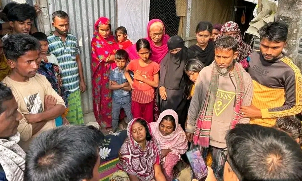 স্বজনদের আহাজারি। ছবি : রূপালী বাংলাদেশ