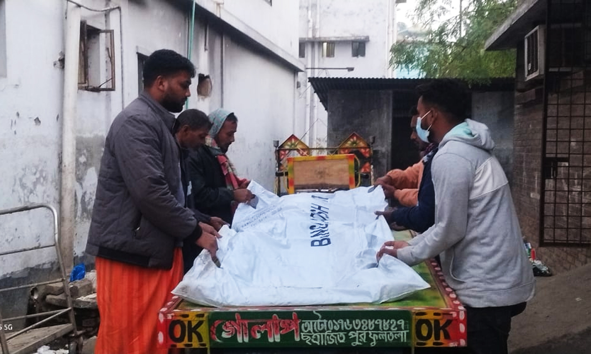 গোলকাজুলের মরদেহ উদ্ধার। ছবি : রূপালী বাংলাদেশ