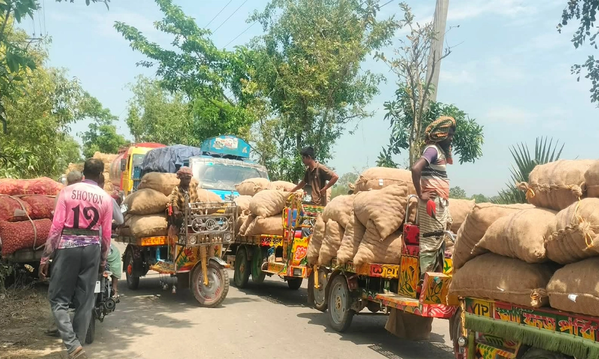 ছবি : রূপালী বাংলাদেশ