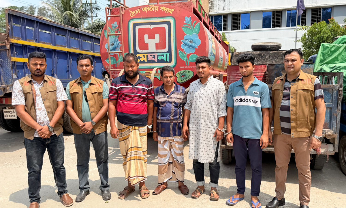 ছবি : রূপালী বাংলাদেশ