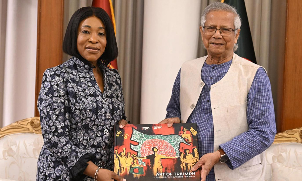 প্রধান উপদেষ্টা অধ্যাপক মুহাম্মদ ইউনূস ও কমনওয়েলথ মহাসচিব শার্লি বচওয়ে। ছবি- সংগৃহীত