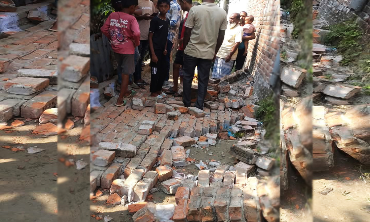 দেয়াল ধস। ছবি: রূপালী বাংলাদেশ