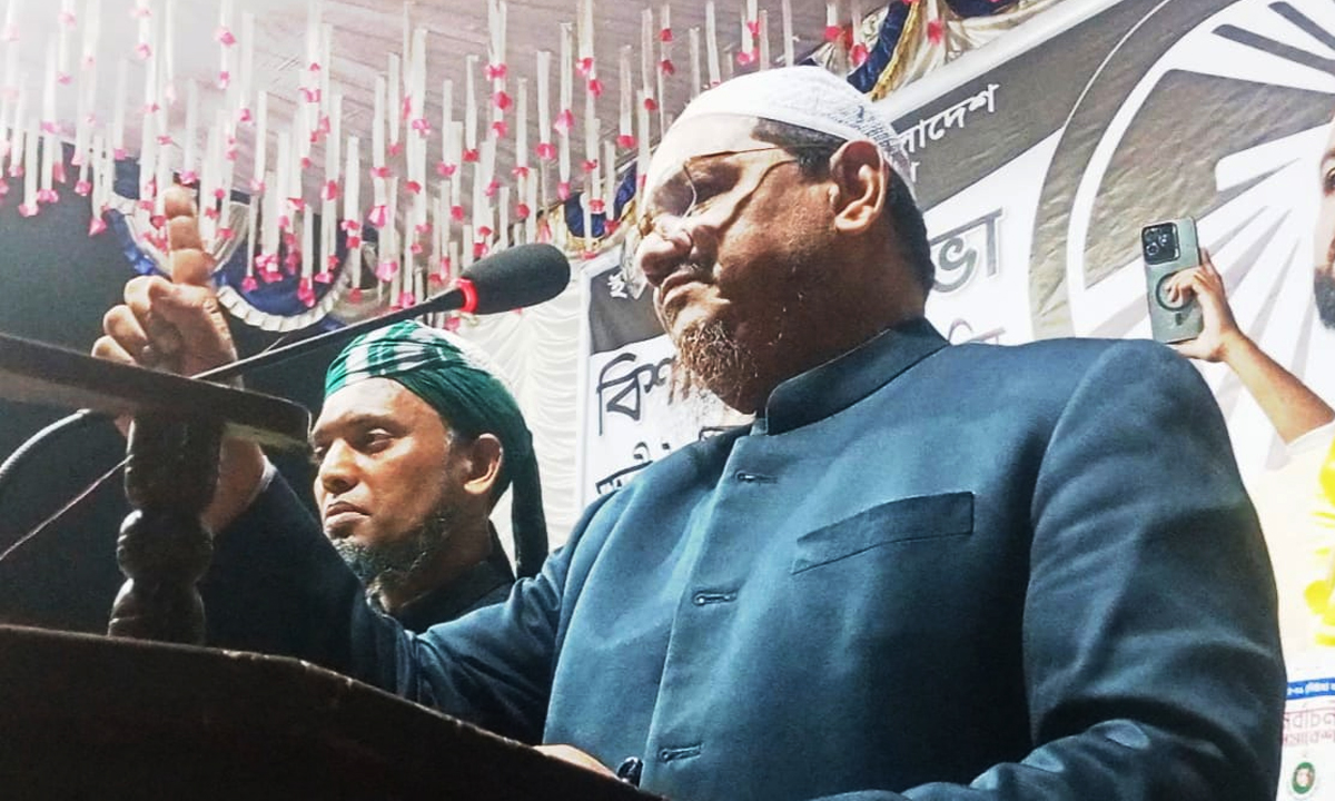 চরমোনাই পীর মুফতি সৈয়দ মোহাম্মদ রেজাউল করিম। ছবি : রূপালী বাংলাদেশ