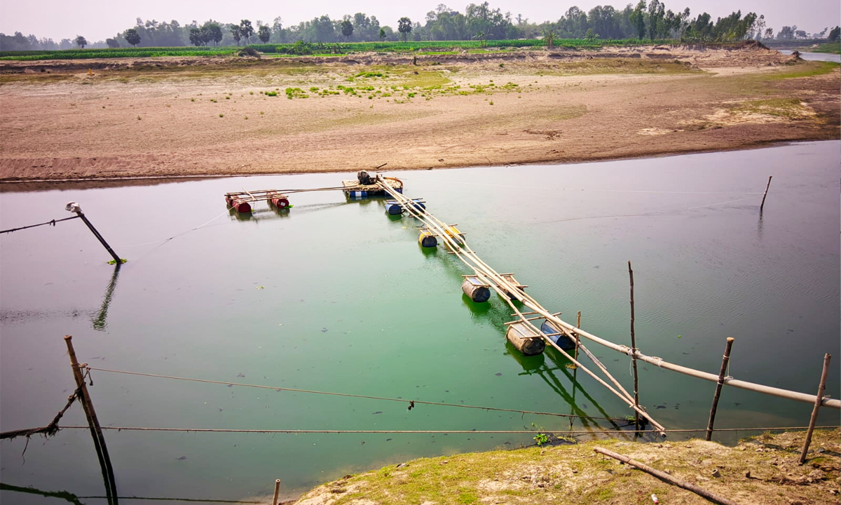 অবৈধ ড্রেজার মেশিন। ছবি : রূপালী বাংলাদেশ