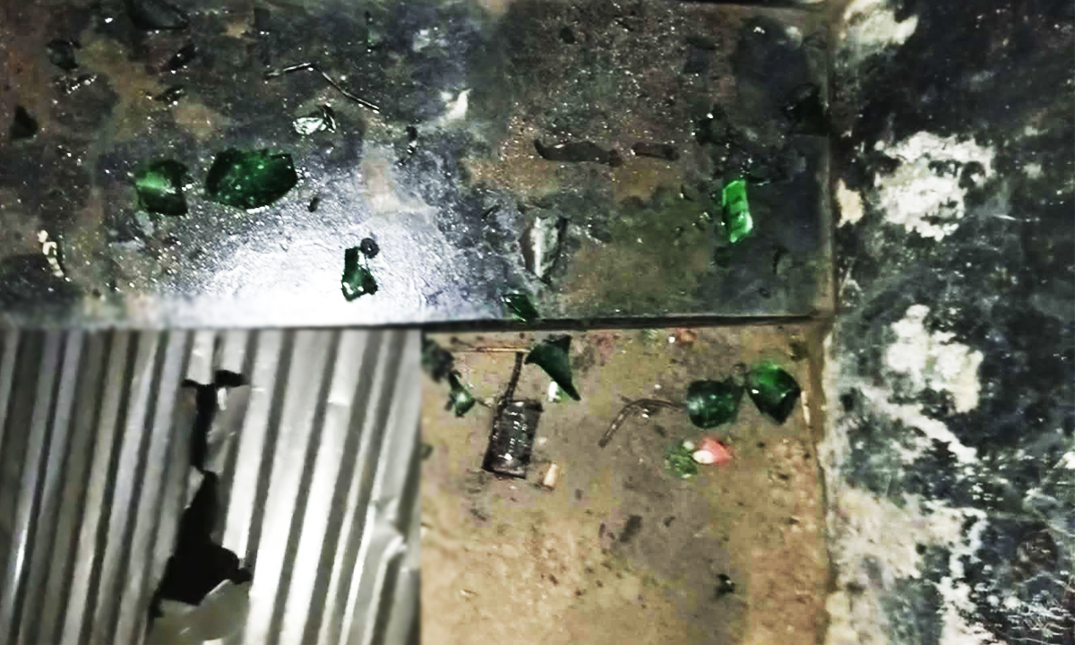 পেট্রোল নিক্ষেপ ও ভাঙচুর। ছবি : রূপালী বাংলাদেশ