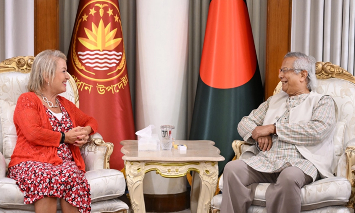 প্রধান উপদেষ্টা অধ্যাপক মুহাম্মদ ইউনূসের সঙ্গে সাক্ষাৎ করেছেন যুক্তরাজ্যের বাণিজ্য দূত রোজি উইন্টারটন। ছবি- সংগৃহীত