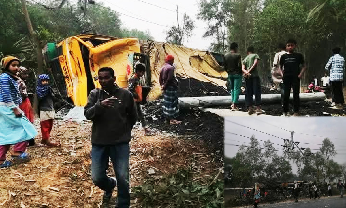 ট্রাকের ধাক্কায় ক্ষতিগ্রস্ত বৈদ্যুতিক পোল। ছবি : রূপালী বাংলাদেশ