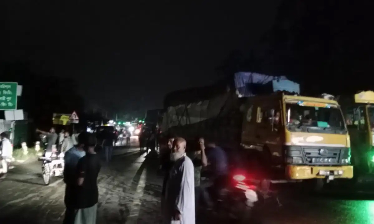ফরিদপুরে মাইকে ঘোষণা দিয়ে ১০ গ্রামবাসীর সংঘর্ষ