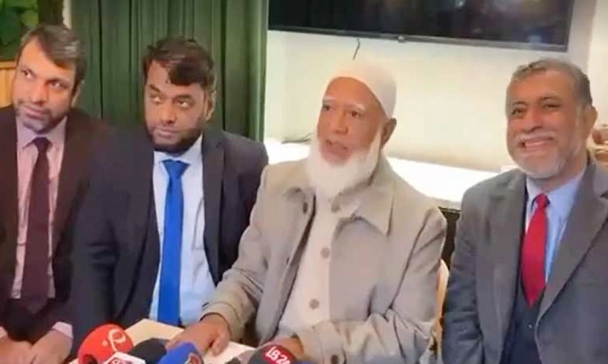 যুক্তরাষ্ট্র সফর শেষে লন্ডনে পৌঁছে সংবাদ সম্মেলনে বক্তব্য দেন জামায়াতে ইসলামীর আমির ডা. শফিকুর রহমান। ছবি- সংগৃহীত