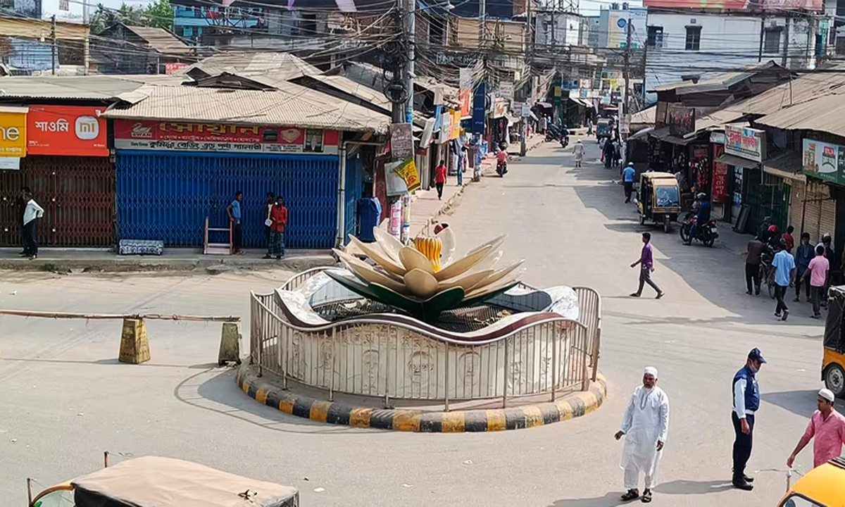 শাপলা চত্বর খাগড়াছড়ি। ছবি : রূপালী বাংলাদেশ