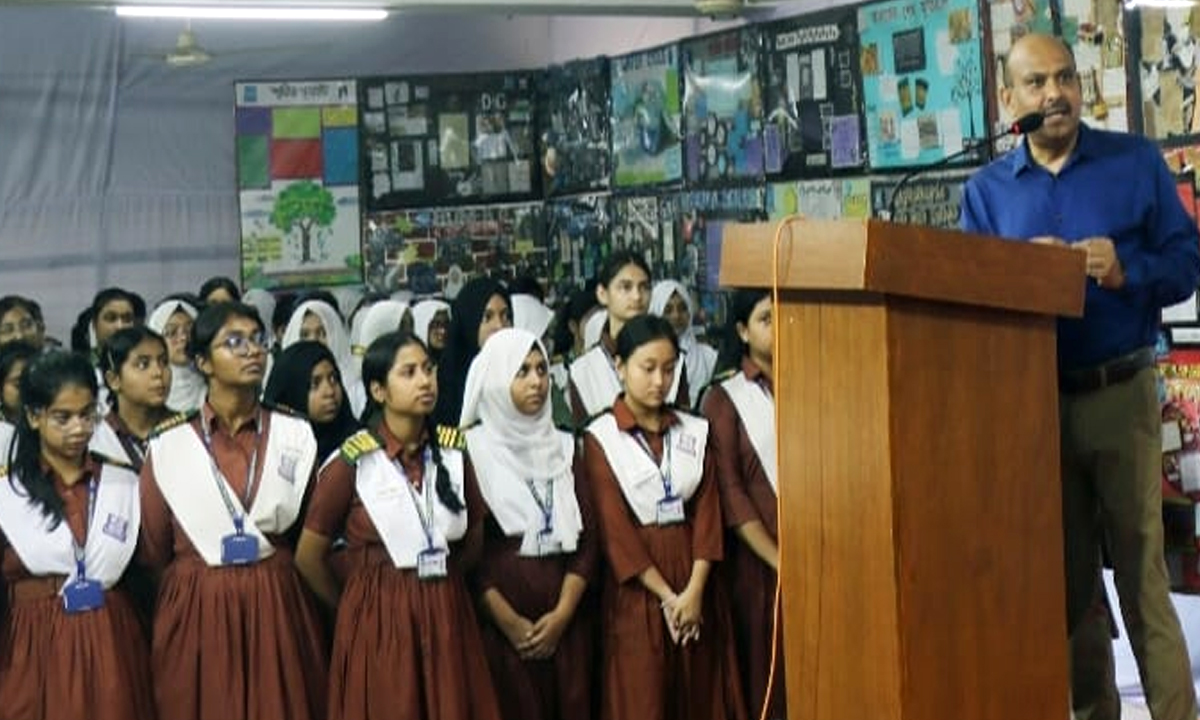 মাইলস্টোনে দেয়াল পত্রিকার প্রদর্শনী। ছবি- রূপালী বাংলাদেশ