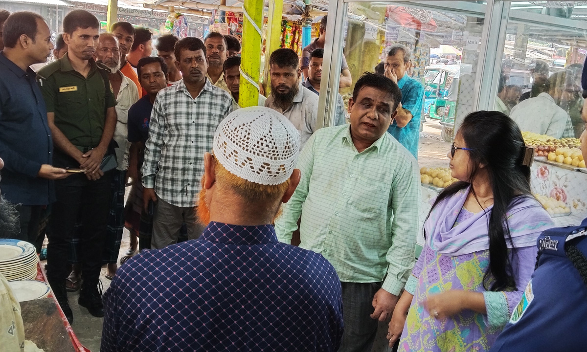 ভ্রাম্যমাণ আদালতের অভিযান। ছবি: রূপালী বাংলাদেশ