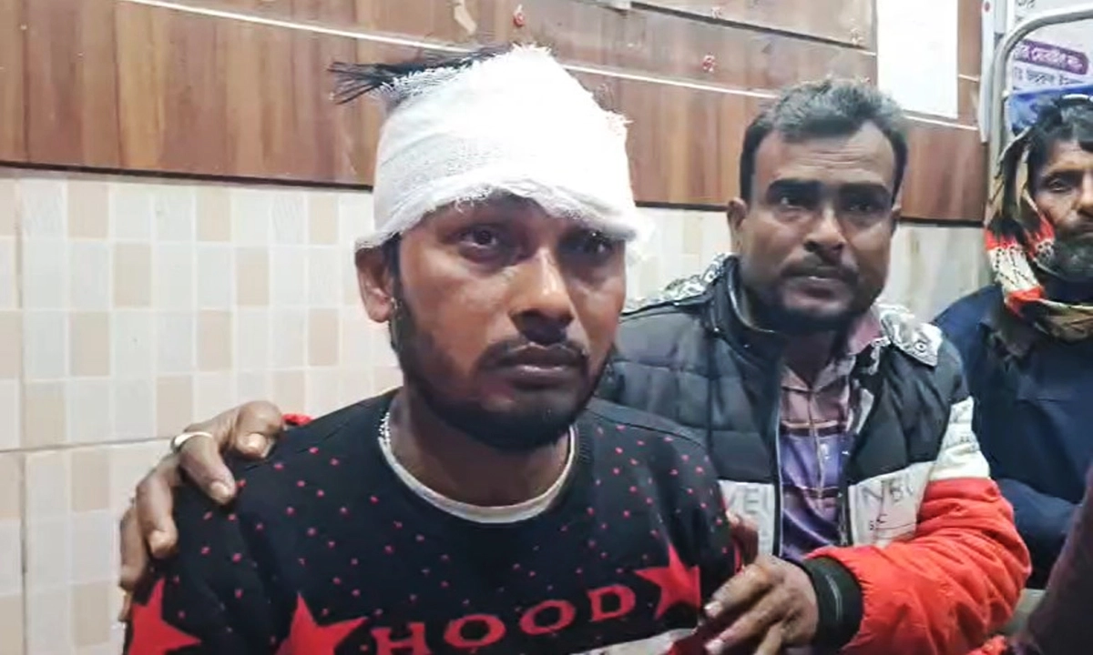 আহত মিজানুর রহমান। ছবি : রূপালী বাংলাদেশ