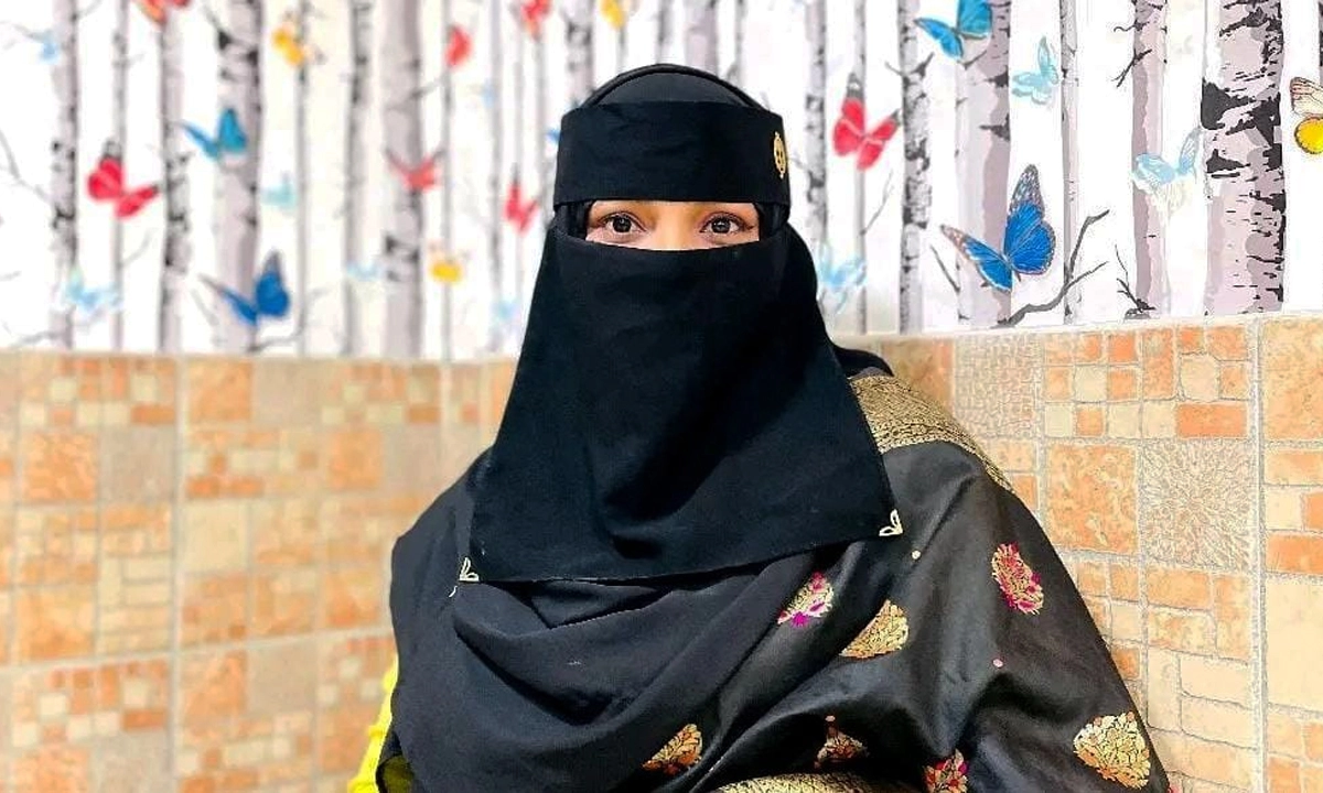 জবি শিক্ষার্থী খাদিজাতুল কুবরা। ছবি : রূপালী বাংলাদেশ