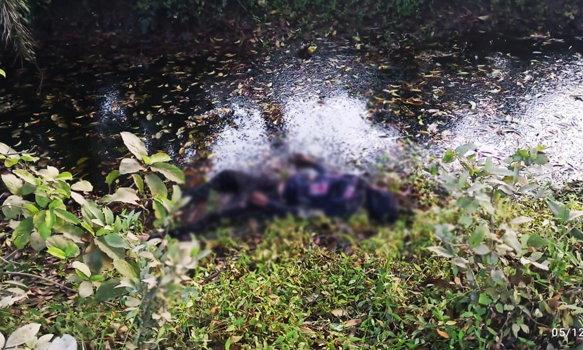 মরদেহ উদ্ধার। ছবি: রূপালী বাংলাদেশ