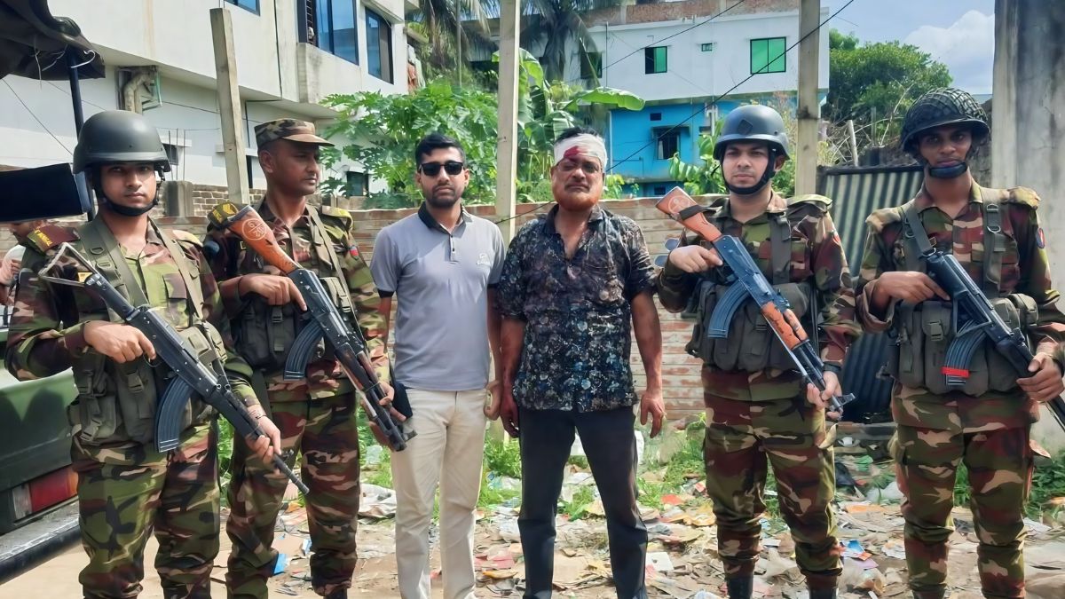 রাঙ্গুনিয়ার ১৪ মামলার আসামি তোফায়েল গ্রেপ্তার। ছবি- রূপালী বাংলাদেশ