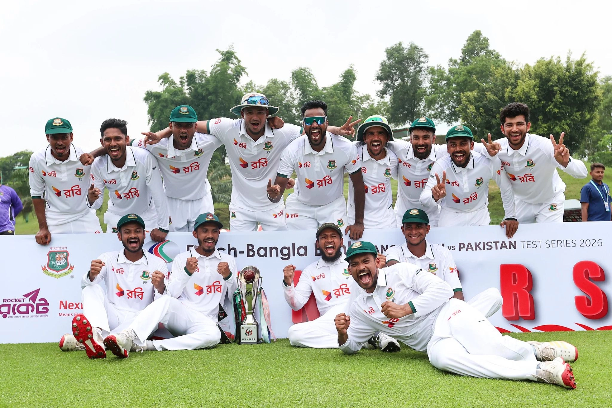 পাকিস্তানকে টানা দ্বিতীয়বার বাংলাওয়াশ