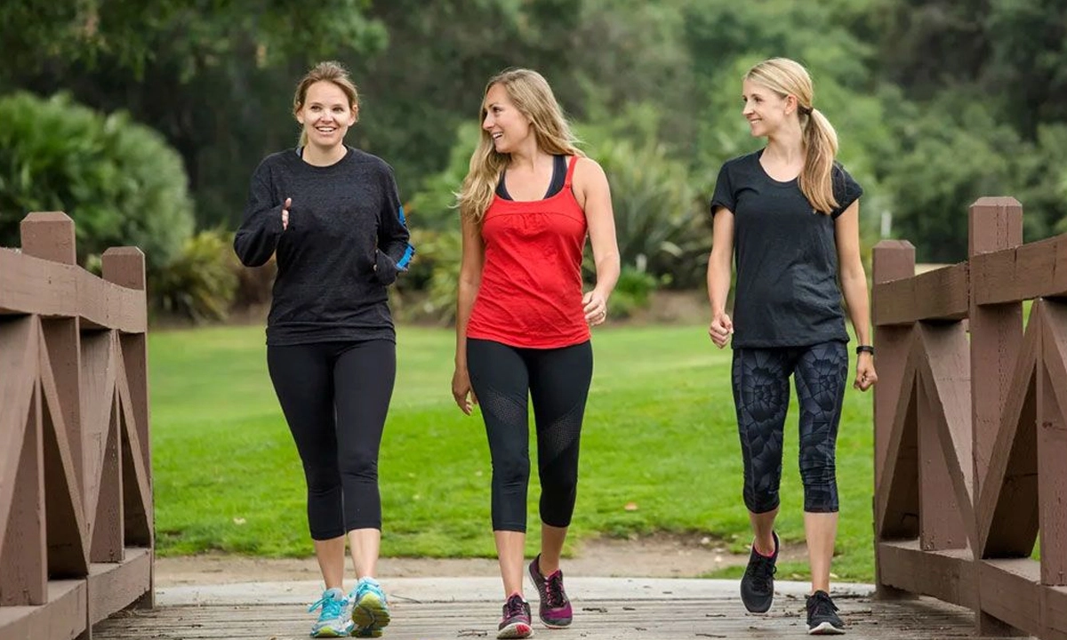 নিয়মিত হাঁটলে অকালমৃত্যু ও দীর্ঘমেয়াদি অসুখের ঝুঁকিও কমে। ছবি- সংগৃহীত