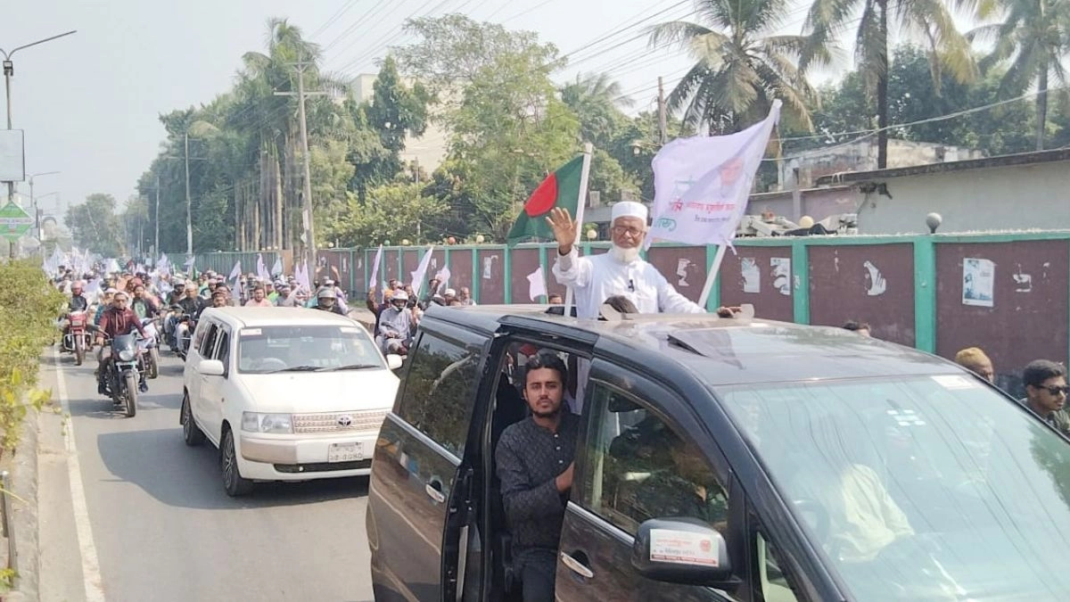 যশোর-০১ আসনের জামায়াতে ইসলামী মনোনীত সংসদ সদস্য পদপ্রার্থী মাওলানা আজীজুর রহমানের মোটরসাইকেল শোডাউন। ছবি- রূপালী বাংলাদেশ