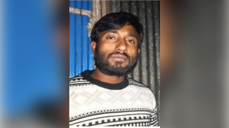 চট্টগ্রামে এবার বাড়ির সামনে যুবক খুন