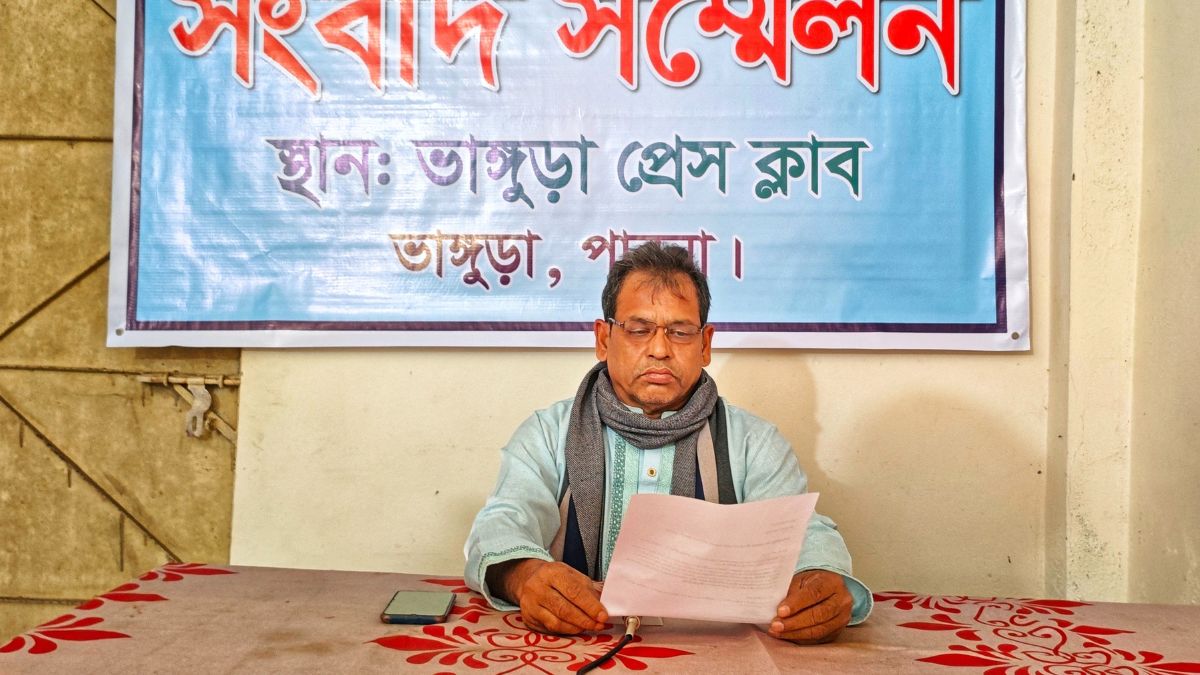 সংবাদ সম্মেলনে মো. বাদল আকন্দ। ছবি- রূপালী বাংলাদেশ