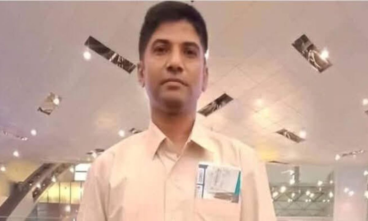 ইউপি সদস্য আলাউদ্দিন। ছবি- রূপালী বাংলাদেশ