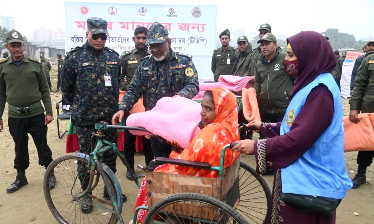 রাজধানীর পল্লবী শীতবস্ত্র বিতরণ কর্মসূচি।