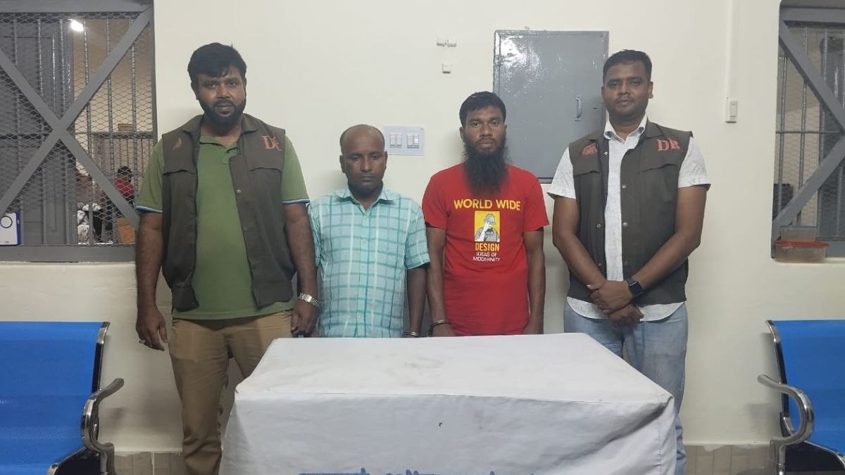 গ্রেপ্তার হওয়া ৪ জন। ছবি- রূপালী বাংলাদেশ