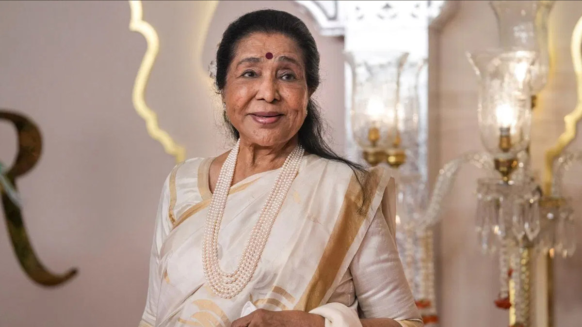 সংগীতশিল্পী আশা ভোঁসলে। ছবি : সংগৃহীত