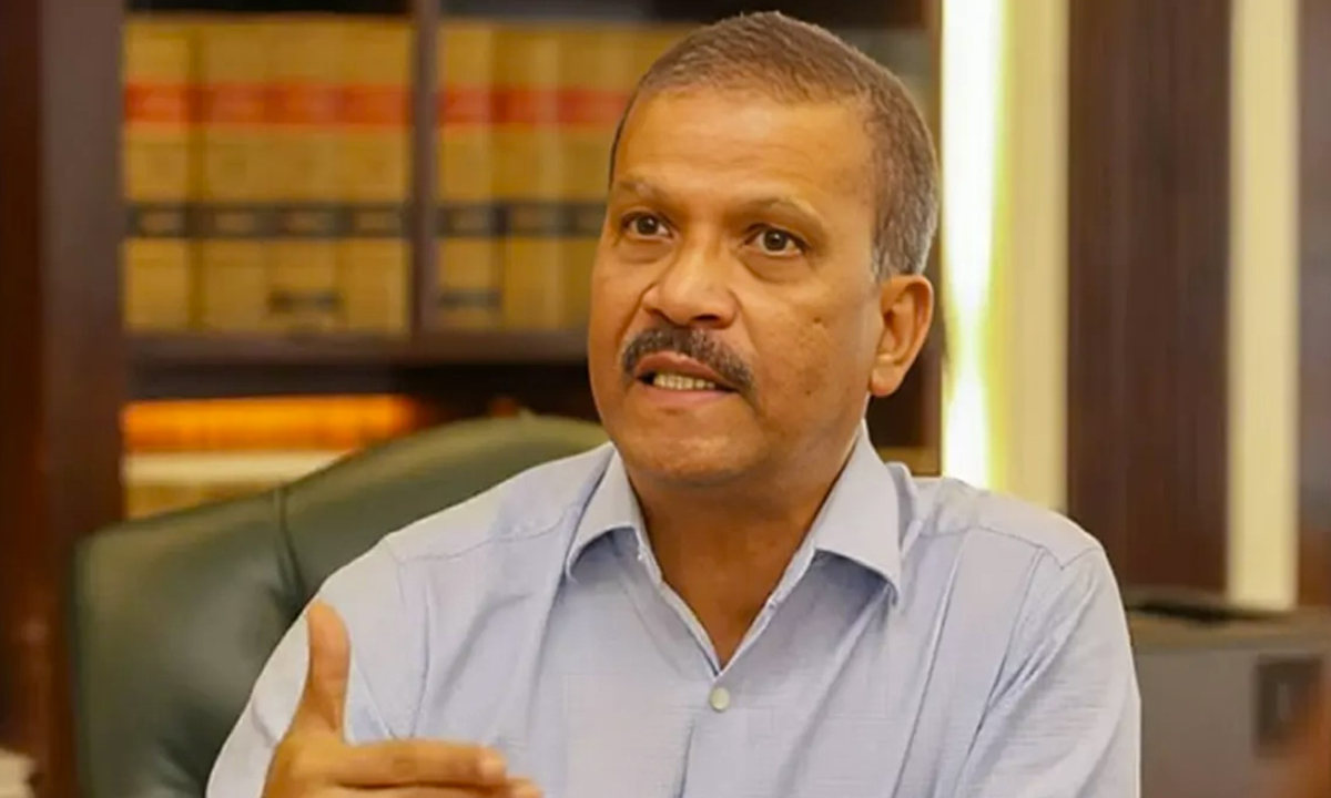 প্রবাসী কল্যাণ ও বৈদেশিক কর্মসংস্থান বিষয়ক উপদেষ্টা অধ্যাপক আসিফ নজরুল। ছবি- সংগৃহীত